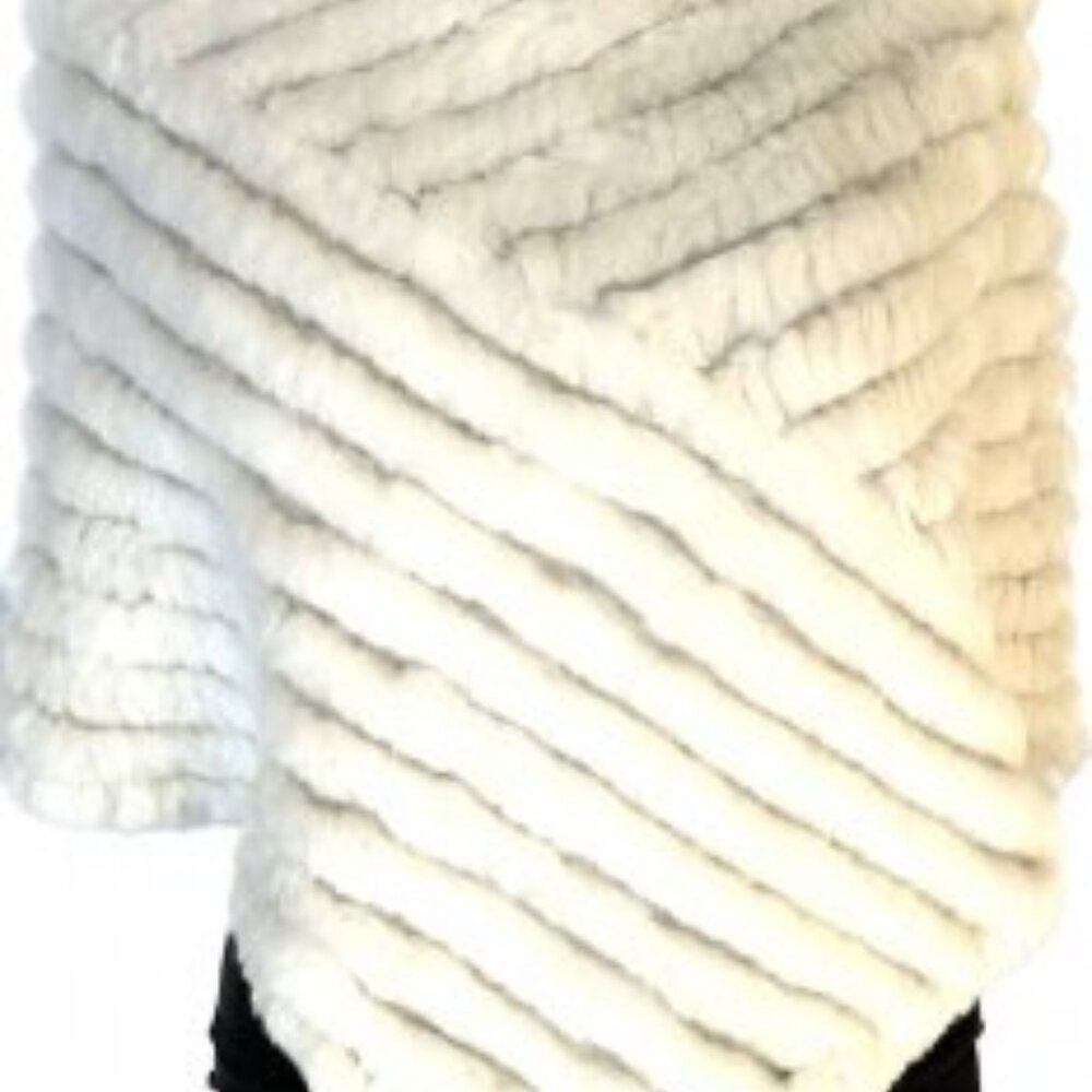 Knitted Rabbit Fur Poncho - Picture 2 of 3